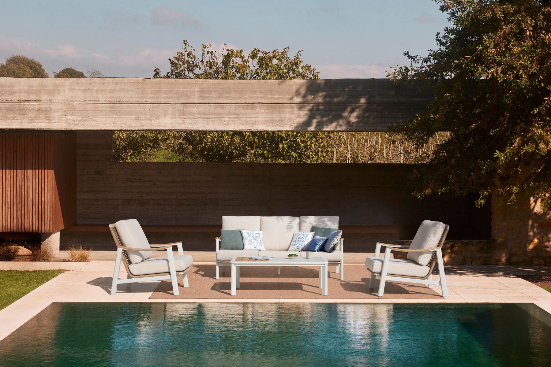 Riesling 4-Piece Wicker And Teak Living Room Set